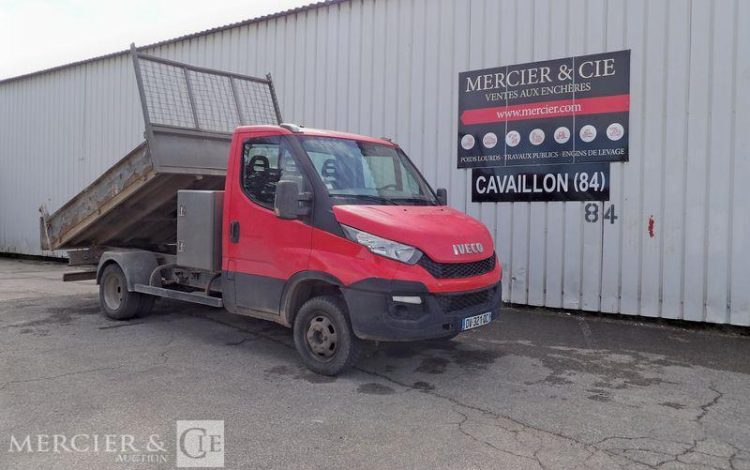IVECO IS35 BENNE SIMPLE CABINE COFFRE IVECO DAILY35C13  DV-321-QC
