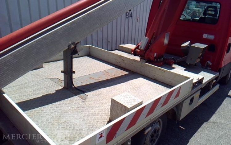 MULTITEL DAILY 35-110  NACELLE SUR VL MULTITEL 160 ALU 16M AN2016 106452KM ROUGE EA-952-KN