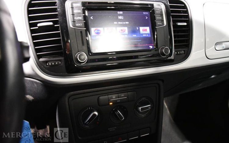 VOLKSWAGEN  BLANC EB-830-NP