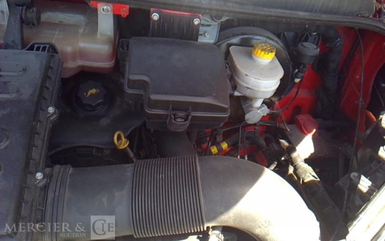 IVECO 35-130  BENNE SIMPLE CABINE COFFRE AN2016 ROUGE EC-475-QG