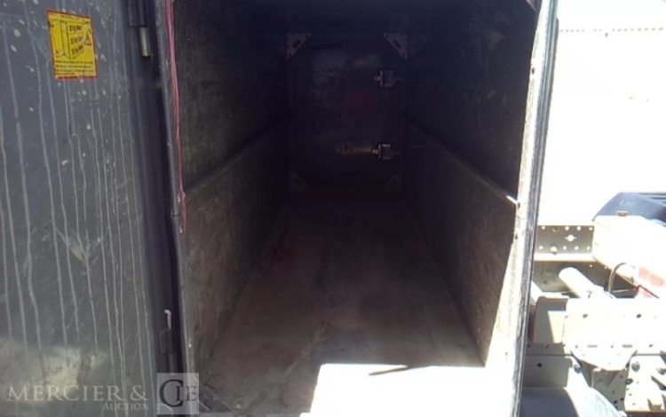 IVECO 35-130  BENNE SIMPLE CABINE COFFRE AN2016 ROUGE EC-475-QG