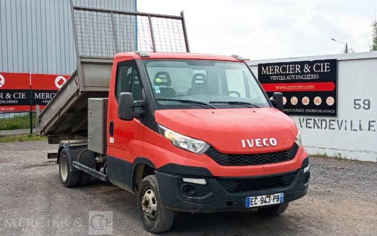 IVECO IS35 BENNE SIMPLE CABINE COFFRE IVECO 35C13  EC-943-PB