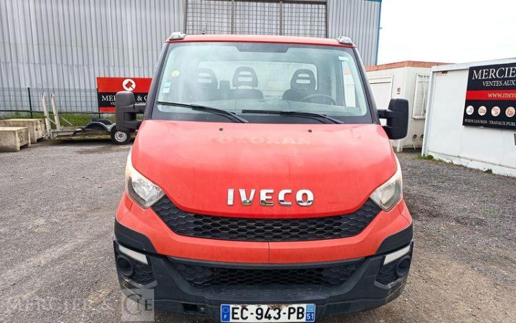 IVECO IS35 BENNE SIMPLE CABINE COFFRE IVECO 35C13  EC-943-PB
