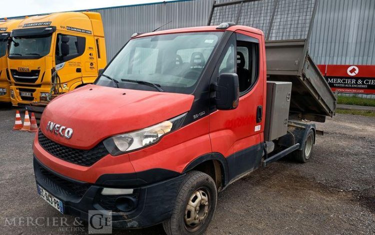 IVECO IS35 BENNE SIMPLE CABINE COFFRE IVECO 35C13  EC-943-PB