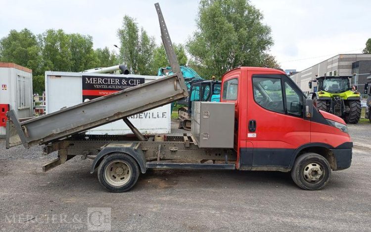 IVECO IS35 BENNE SIMPLE CABINE COFFRE IVECO 35C13  EC-943-PB