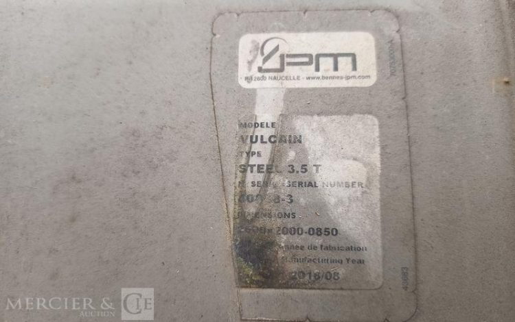 IVECO IS35 BENNE SIMPLE CABINE COFFRE IVECO 35C13  EC-943-PB