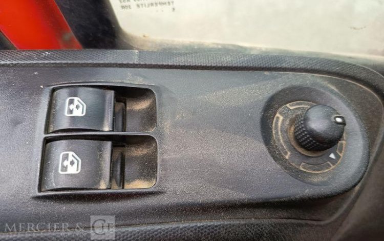 IVECO IS35 BENNE SIMPLE CABINE COFFRE IVECO 35C13  EC-943-PB