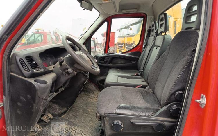IVECO IS35 BENNE SIMPLE CABINE COFFRE IVECO 35C13  EC-943-PB
