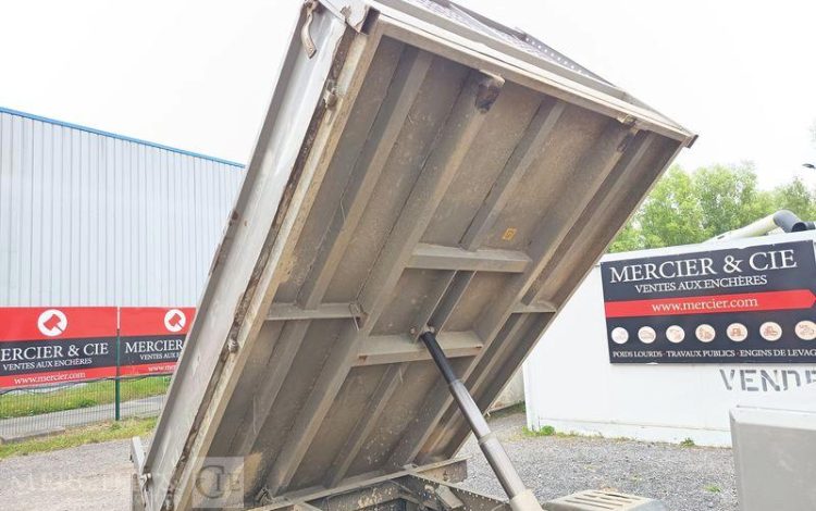 IVECO IS35 BENNE SIMPLE CABINE COFFRE IVECO 35C13  EC-943-PB