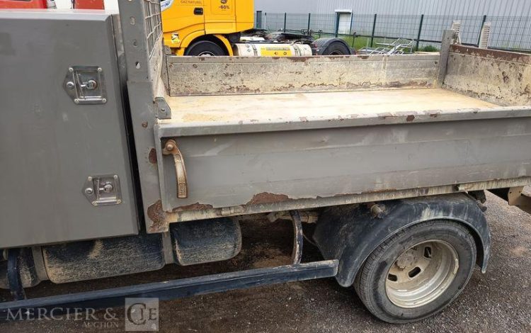 IVECO IS35 BENNE SIMPLE CABINE COFFRE IVECO 35C13  EC-943-PB