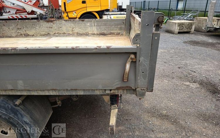 IVECO IS35 BENNE SIMPLE CABINE COFFRE IVECO 35C13  EC-943-PB