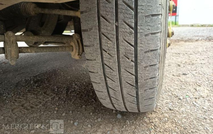 IVECO IS35 BENNE SIMPLE CABINE COFFRE IVECO 35C13  EC-943-PB