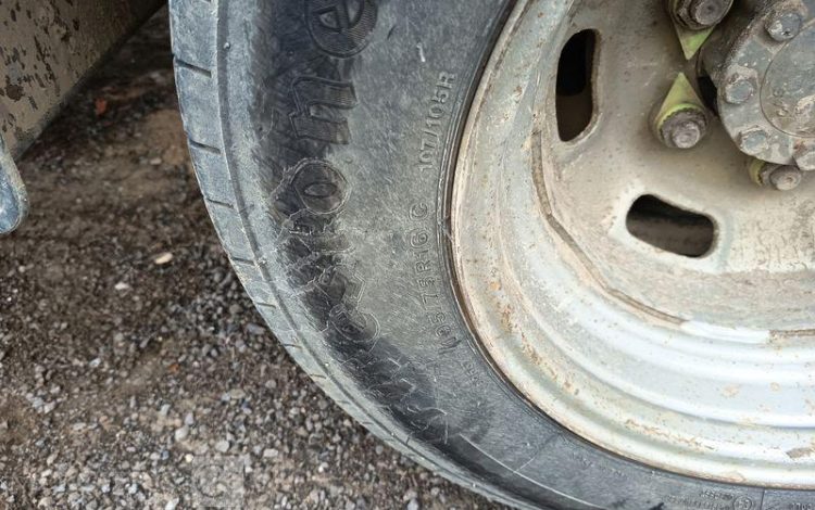 IVECO IS35 BENNE SIMPLE CABINE COFFRE IVECO 35C13  EC-943-PB
