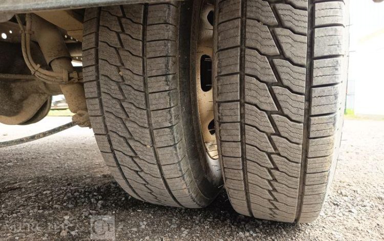 IVECO IS35 BENNE SIMPLE CABINE COFFRE IVECO 35C13  EC-943-PB