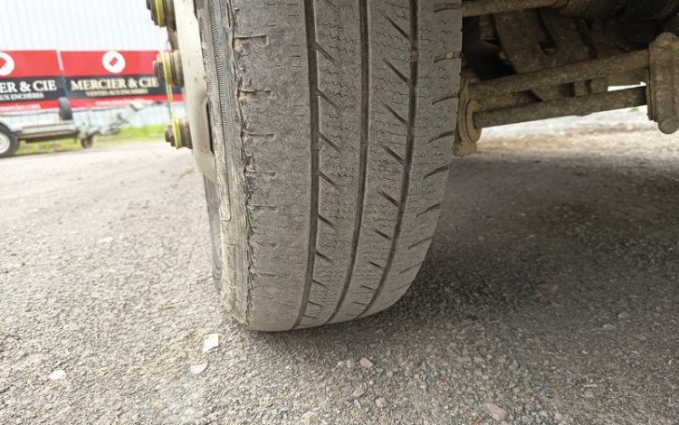 IVECO IS35 BENNE SIMPLE CABINE COFFRE IVECO 35C13  EC-943-PB