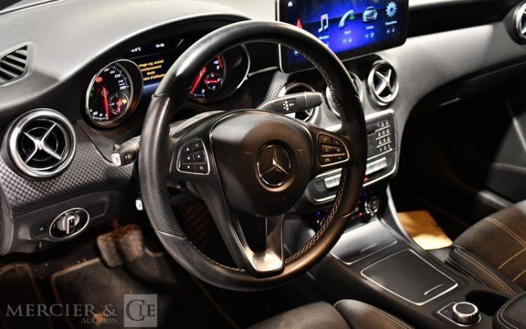 MERCEDES  BLANC EH-174-YQ