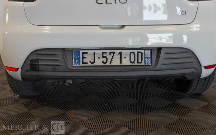RENAULT CLIO IV BLANC EJ-571-QD