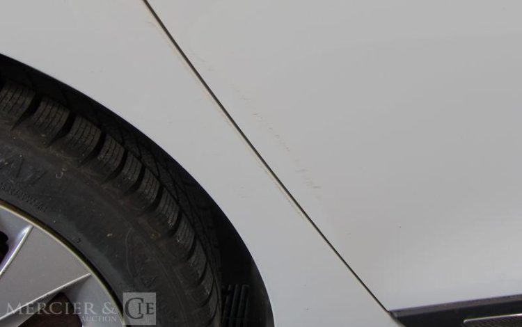 RENAULT CLIO IV BLANC EJ-571-QD