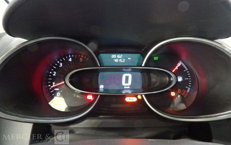 RENAULT CLIO IV BLANC EJ-571-QD