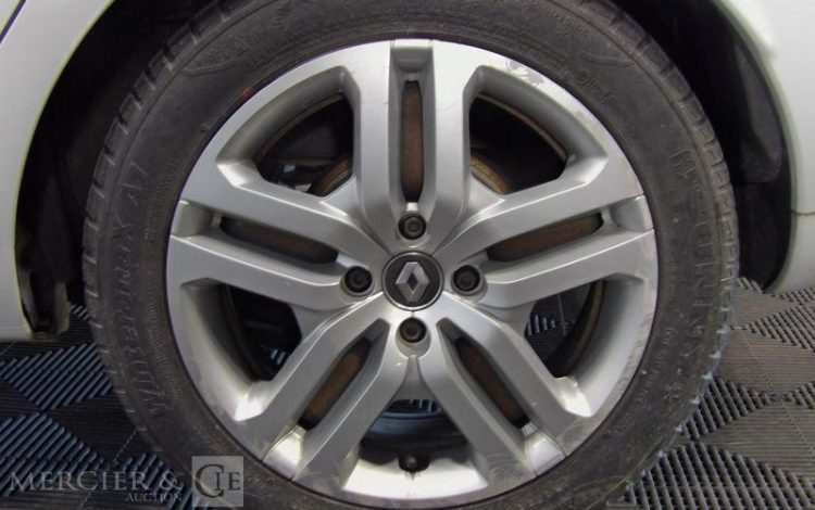 RENAULT CLIO IV 1,5 DCI75 ZEN BLANC EJ-681-NN