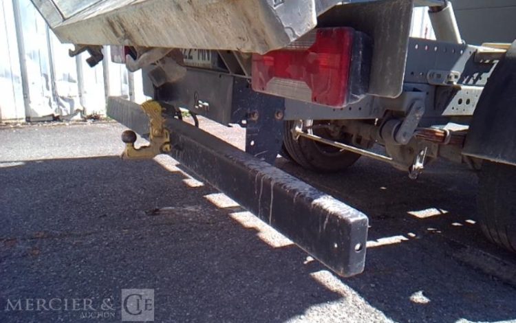 IVECO 35-120  BENNE SIMPLE CABINE COFFRE ROUGE EL-522-MN