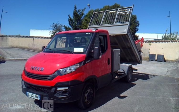 IVECO 35-120  BENNE SIMPLE CABINE COFFRE ROUGE EL-522-MN