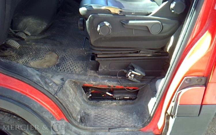 IVECO 35-120  BENNE SIMPLE CABINE COFFRE ROUGE EL-522-MN