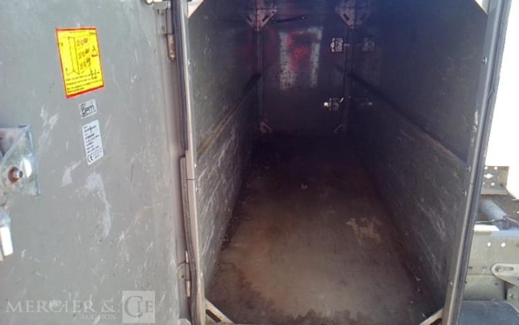 IVECO 35-120  BENNE SIMPLE CABINE COFFRE ROUGE EL-522-MN