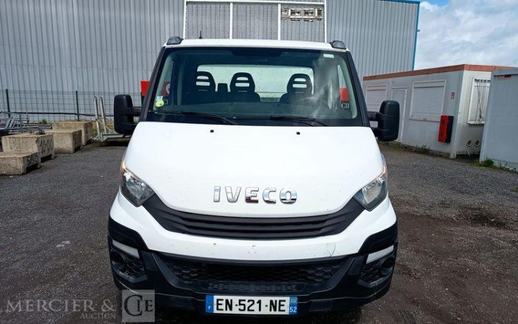IVECO IS35 BENNE SIMPLE CABINE COFFRE IVECO 35C16  EN-521-NE
