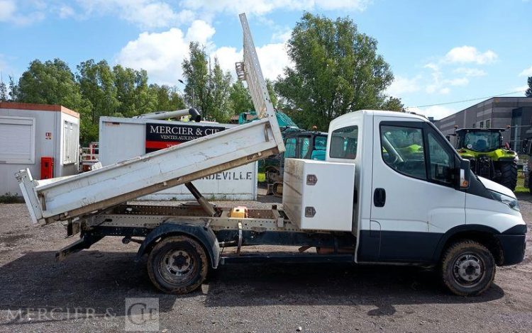 IVECO IS35 BENNE SIMPLE CABINE COFFRE IVECO 35C16  EN-521-NE