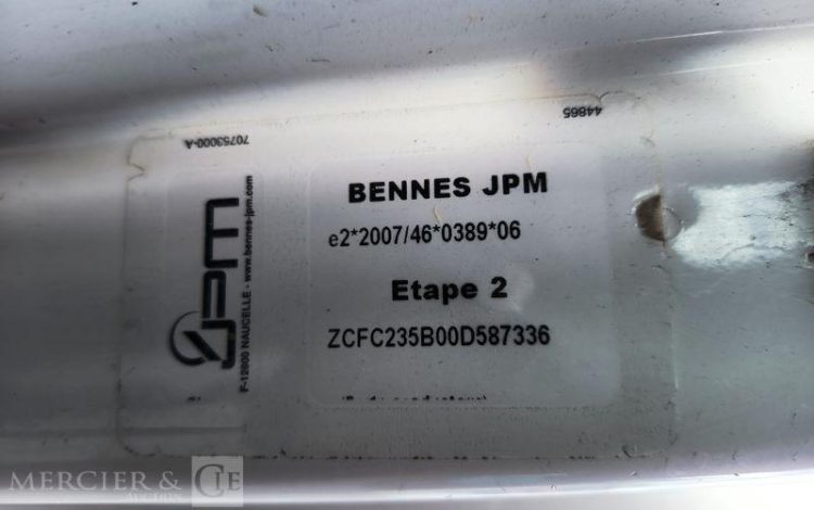 IVECO IS35 BENNE SIMPLE CABINE COFFRE IVECO 35C16  EN-521-NE