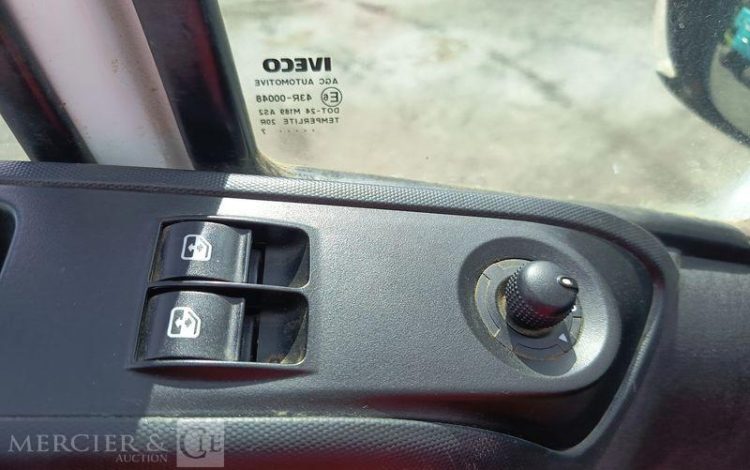 IVECO IS35 BENNE SIMPLE CABINE COFFRE IVECO 35C16  EN-521-NE