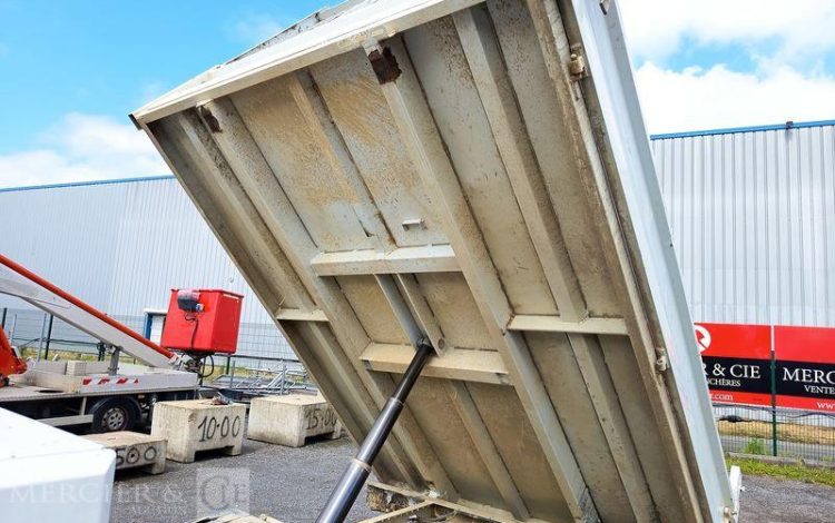 IVECO IS35 BENNE SIMPLE CABINE COFFRE IVECO 35C16  EN-521-NE