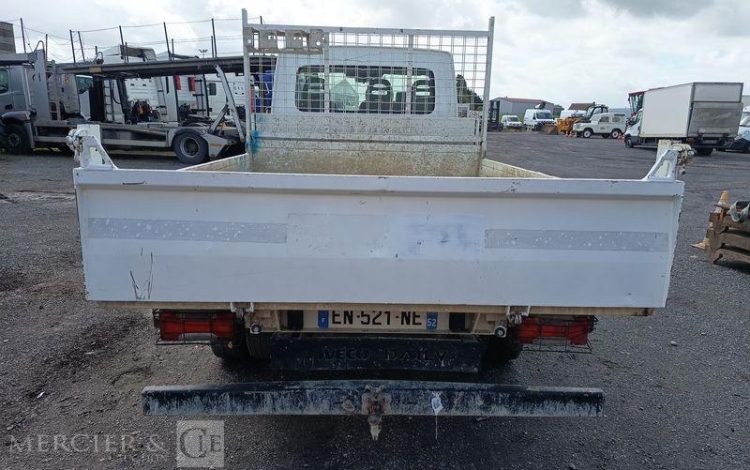 IVECO IS35 BENNE SIMPLE CABINE COFFRE IVECO 35C16  EN-521-NE