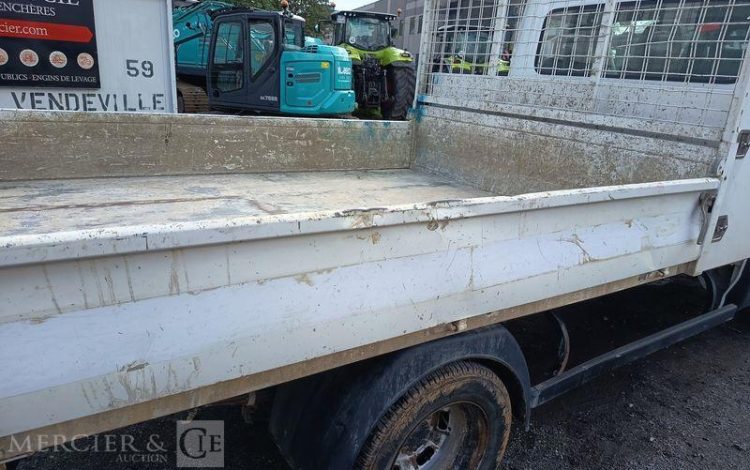 IVECO IS35 BENNE SIMPLE CABINE COFFRE IVECO 35C16  EN-521-NE