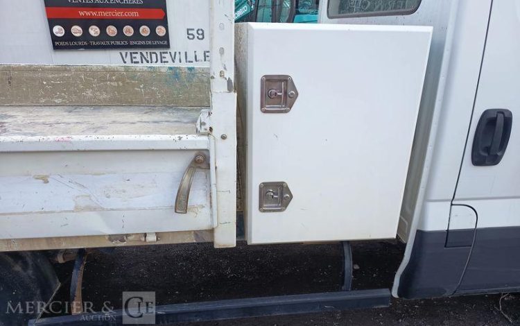 IVECO IS35 BENNE SIMPLE CABINE COFFRE IVECO 35C16  EN-521-NE