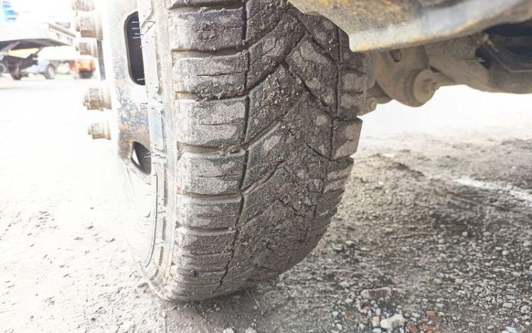 IVECO IS35 BENNE SIMPLE CABINE COFFRE IVECO 35C16  EN-521-NE