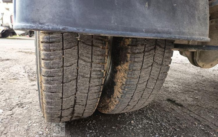 IVECO IS35 BENNE SIMPLE CABINE COFFRE IVECO 35C16  EN-521-NE