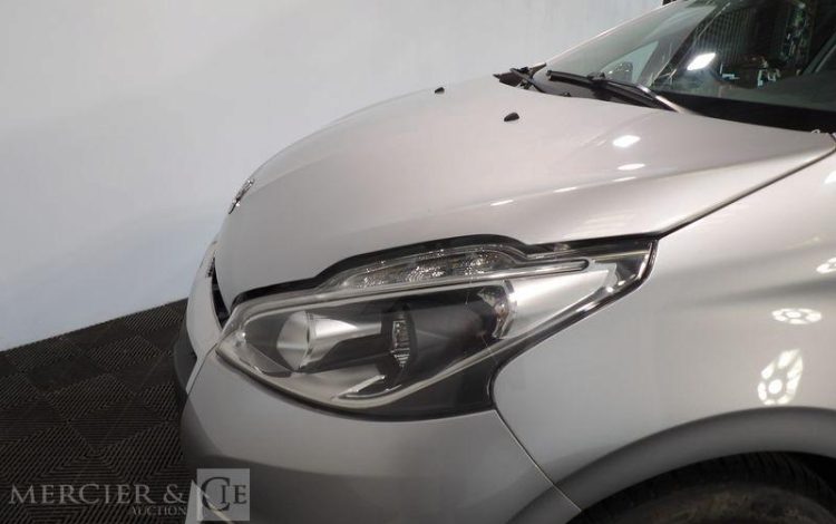 PEUGEOT 208 GENERATION-I 1.2 PURETECH 80CH STYLE  ER-569-RQ