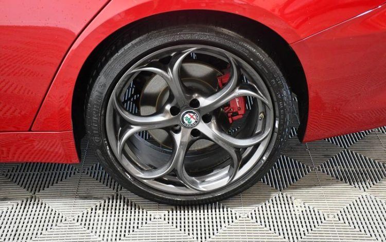ALFAROMEO  ROUGE ER-576-NZ