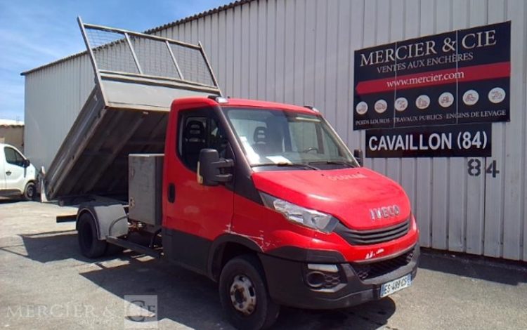 IVECO IS35 BENNE SIMPLE CABINE COFFRE IVECO 35C12  ES-489-CS