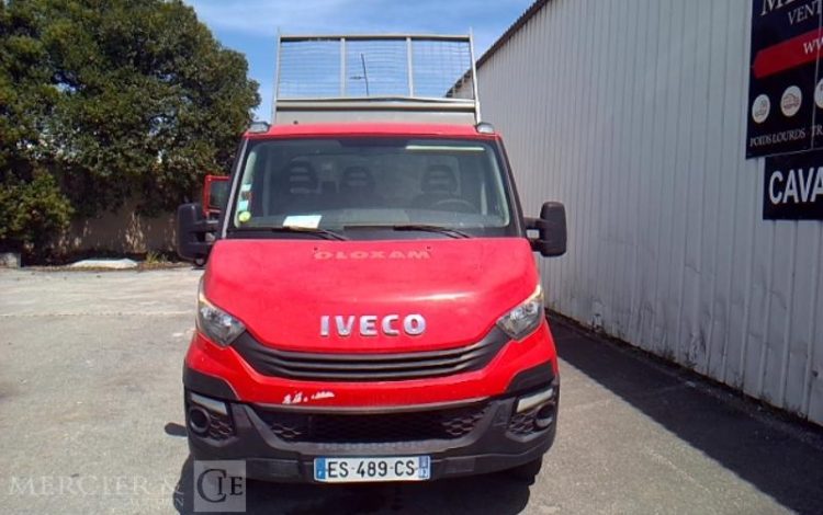 IVECO IS35 BENNE SIMPLE CABINE COFFRE IVECO 35C12  ES-489-CS