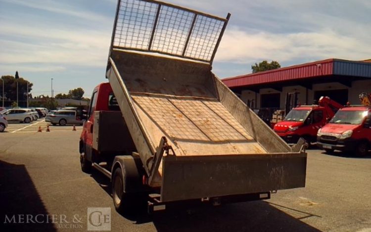 IVECO IS35 BENNE SIMPLE CABINE COFFRE IVECO 35C12  ES-489-CS