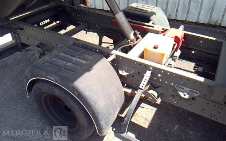 IVECO IS35 BENNE SIMPLE CABINE COFFRE IVECO 35C12  ES-489-CS