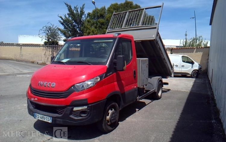 IVECO IS35 BENNE SIMPLE CABINE COFFRE IVECO 35C12  ES-489-CS