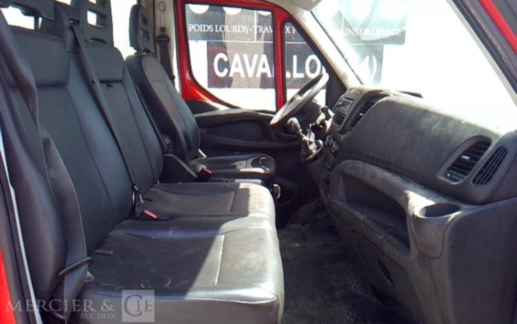 IVECO IS35 BENNE SIMPLE CABINE COFFRE IVECO 35C12  ES-489-CS