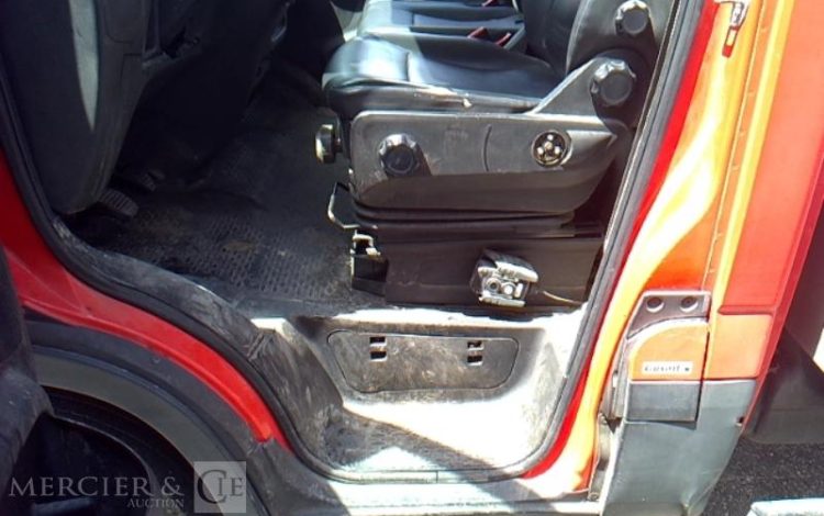 IVECO IS35 BENNE SIMPLE CABINE COFFRE IVECO 35C12  ES-489-CS