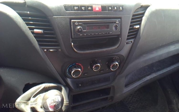 IVECO IS35 BENNE SIMPLE CABINE COFFRE IVECO 35C12  ES-489-CS