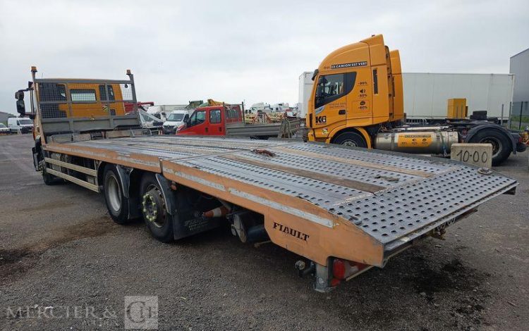 IVECO STRALIS 360ch PORTE ENGIN 6×2 – DIESEL – PTAC : 26 TONNES – 319202 KMS – AN 2018 JAUNE ET-699-WV