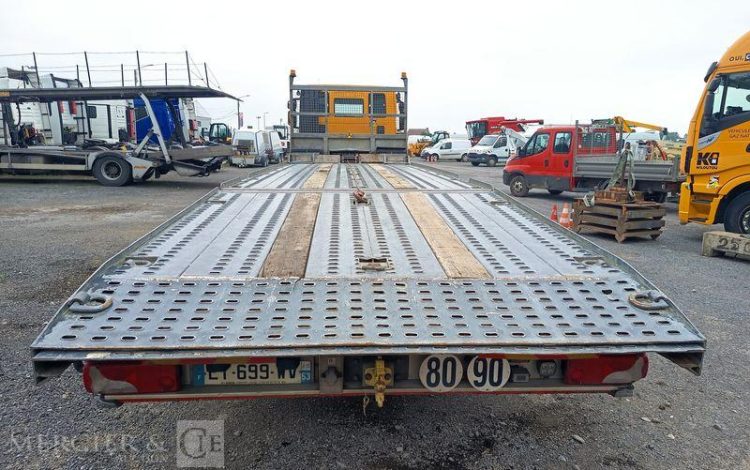 IVECO STRALIS 360ch PORTE ENGIN 6×2 – DIESEL – PTAC : 26 TONNES – 319202 KMS – AN 2018 JAUNE ET-699-WV
